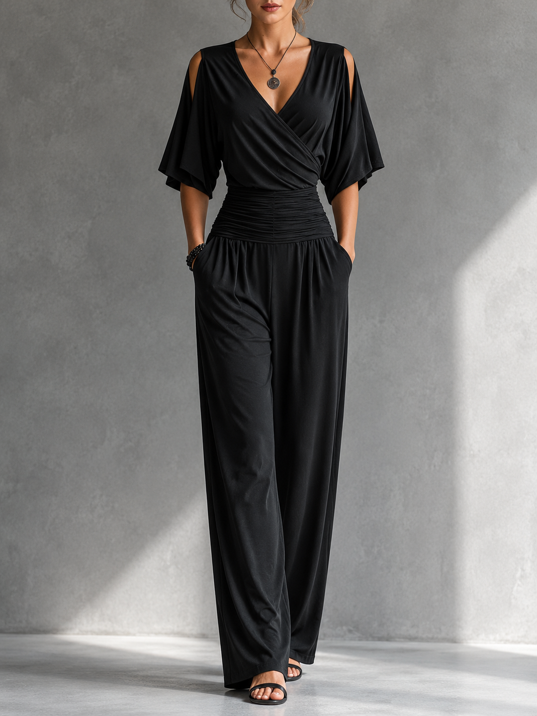 Alia | Combinación elegante con efecto cruzado y piernas anchas