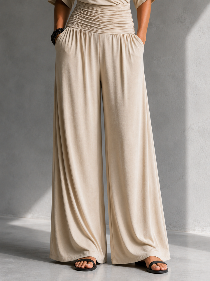 Alia | Combinación elegante con efecto cruzado y piernas anchas