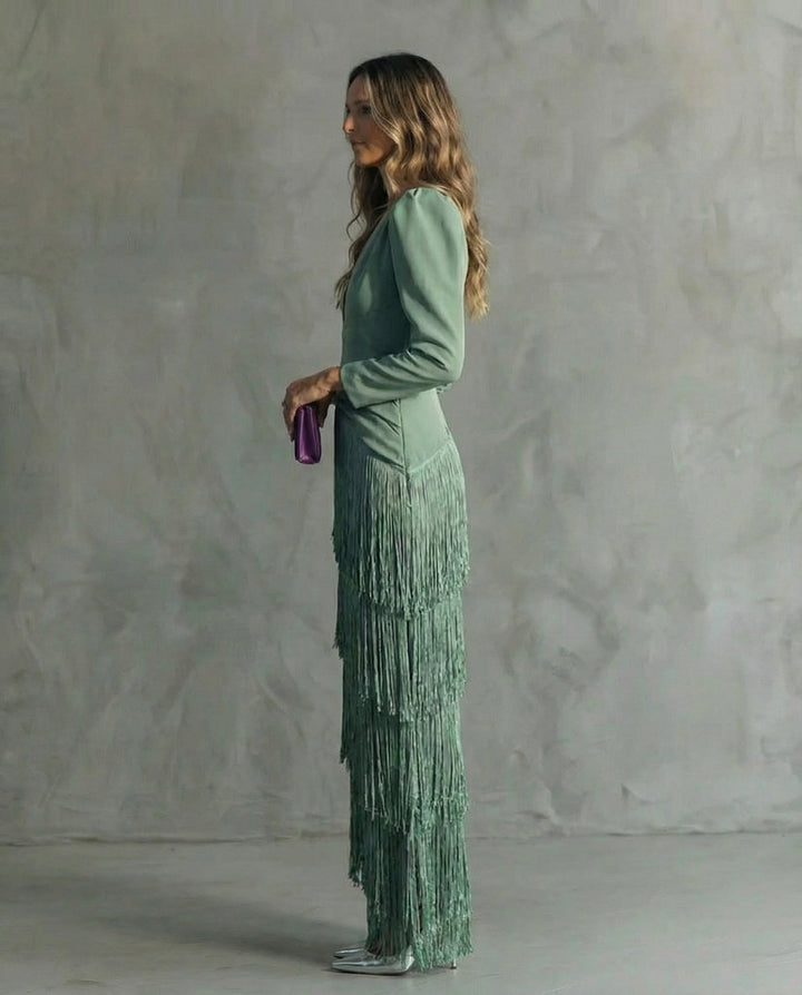 Clara · Vestido elegante con mangas de flecos